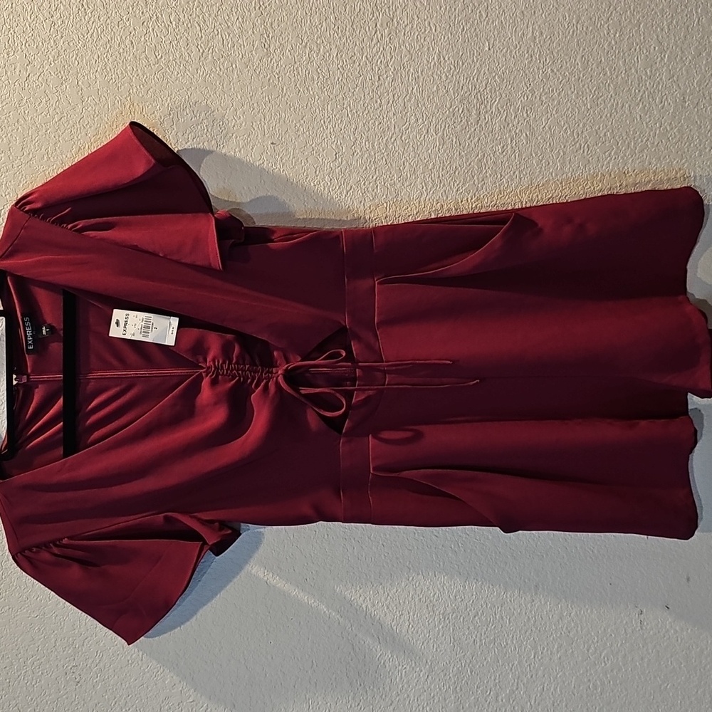 EXPRESS Short Sleeve Romper with cutout & Pockets